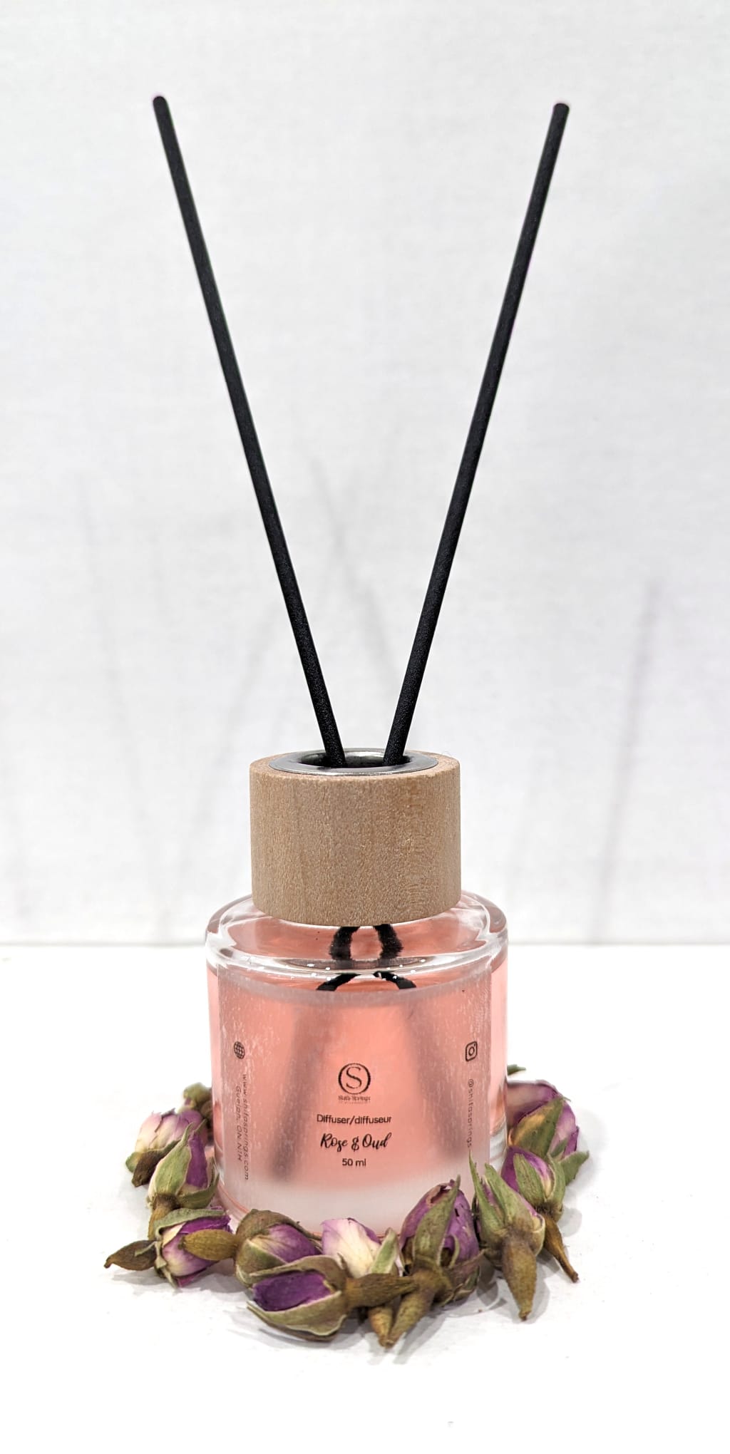 Divine Diffuser | Relaxing Aromas, Minimal Effort | Winter Tea-se, Christmas Spice, Frankincense, Rose Oudh, Moroccan Cashmere