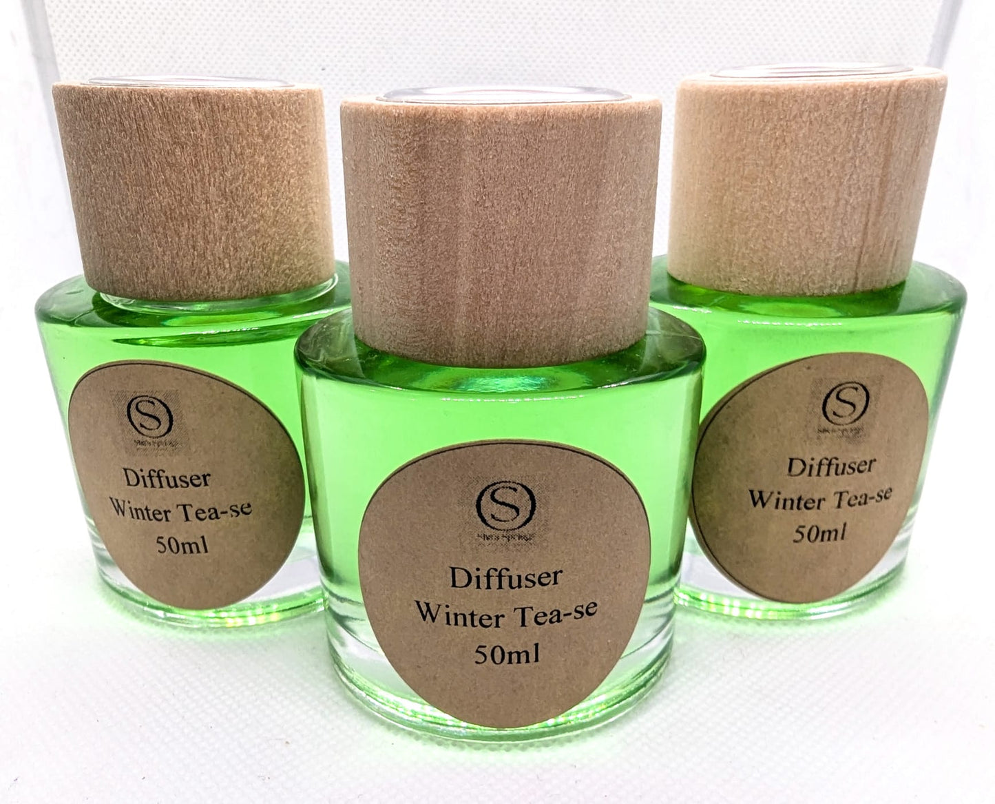 Divine Diffuser | Relaxing Aromas, Minimal Effort | Winter Tea-se, Christmas Spice, Frankincense, Rose Oudh, Moroccan Cashmere